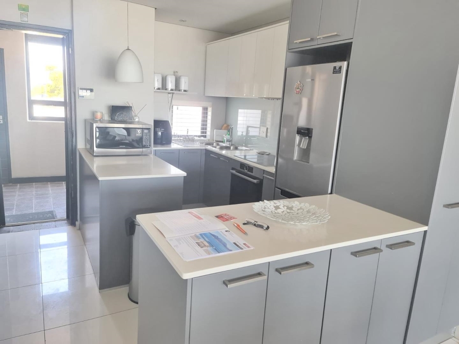 To Let 2 Bedroom Property for Rent in Beachfront Western Cape